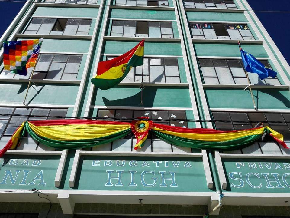 Estudiantes en clase en Betania